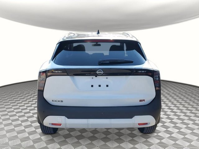 New 2026 Nissan Kicks SR image 3