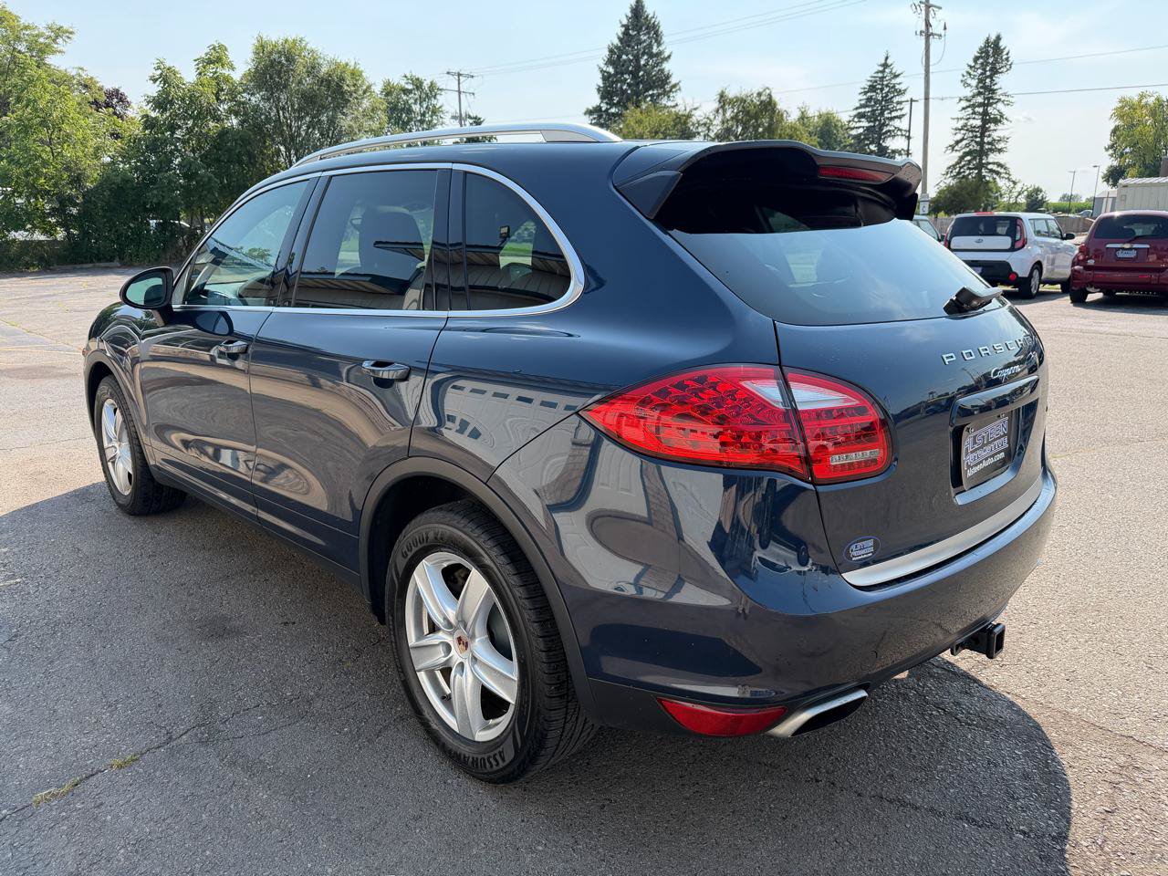 Used 2014 Porsche Cayenne AWD/4WD image 5