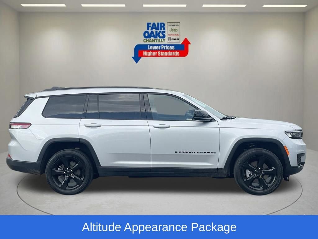 Certified 2025 Jeep Grand Cherokee L Laredo AWD/4WD image 6