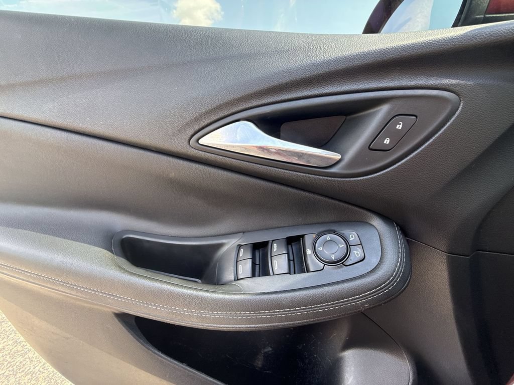 Certified 2022 Buick Encore GX Select w/ Sport Touring Package FWD image 30