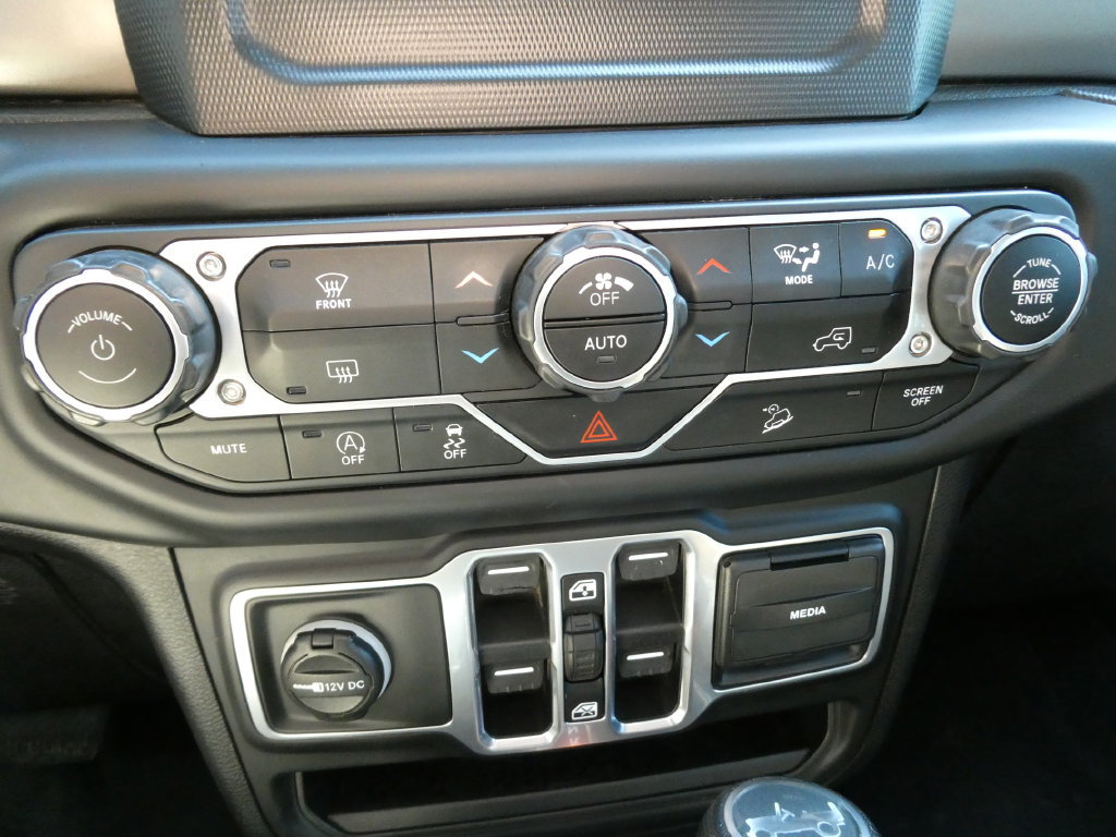 Used 2018 Jeep Wrangler Unlimited Sport S AWD/4WD image 26