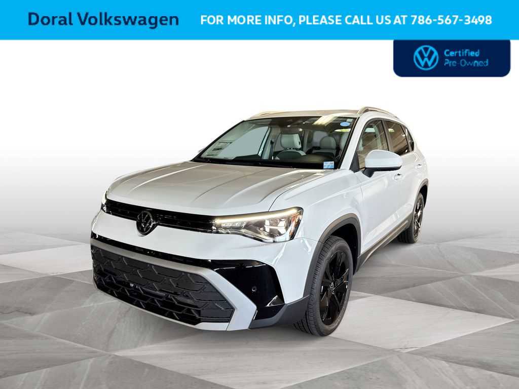 Used 2025 Volkswagen Taos SE FWD image 1