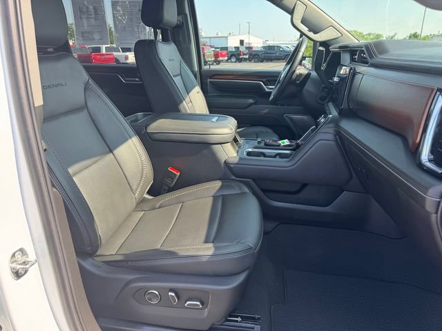 Used 2025 GMC Sierra 3500 Denali w/ Denali Reserve Package AWD/4WD image 14