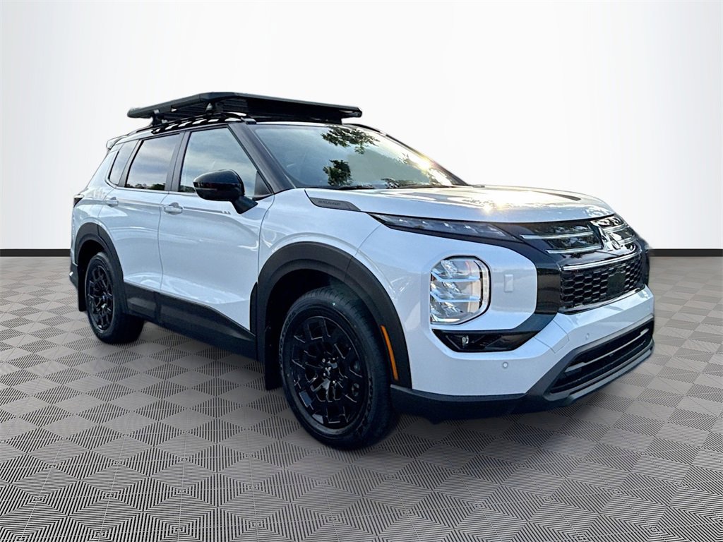 New 2025 Mitsubishi Outlander AWD image 3