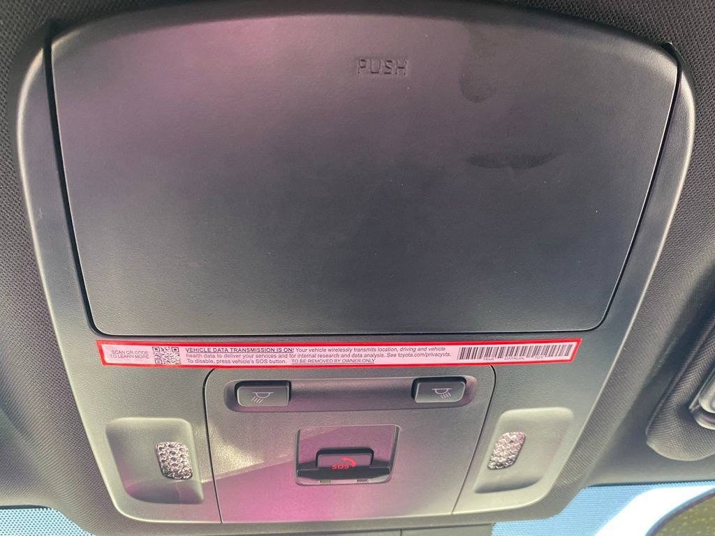 Used 2025 Toyota Camry SE image 25