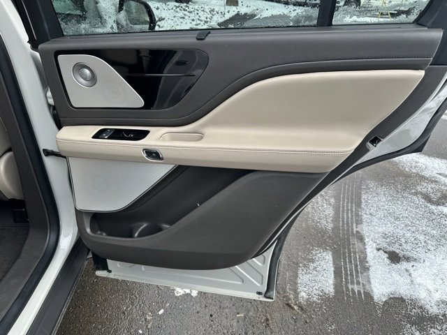 Used 2023 Lincoln Aviator Reserve w/ Equipment Group 201A image 20