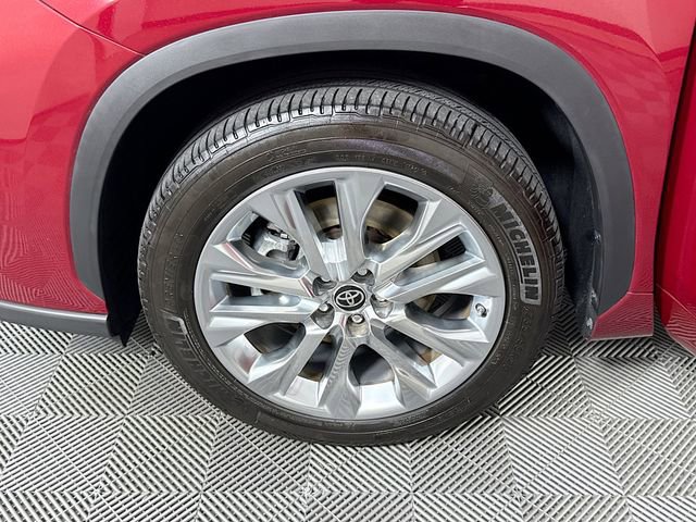 Used 2022 Toyota Highlander Limited image 4