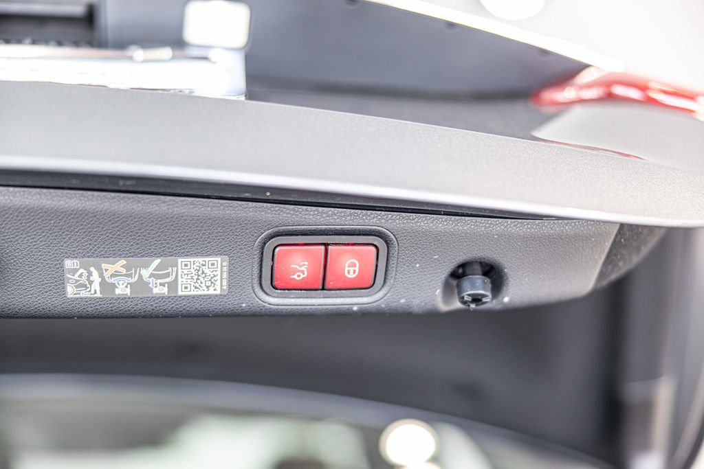 Used 2023 Mercedes-Benz E 450 4MATIC Sedan image 17