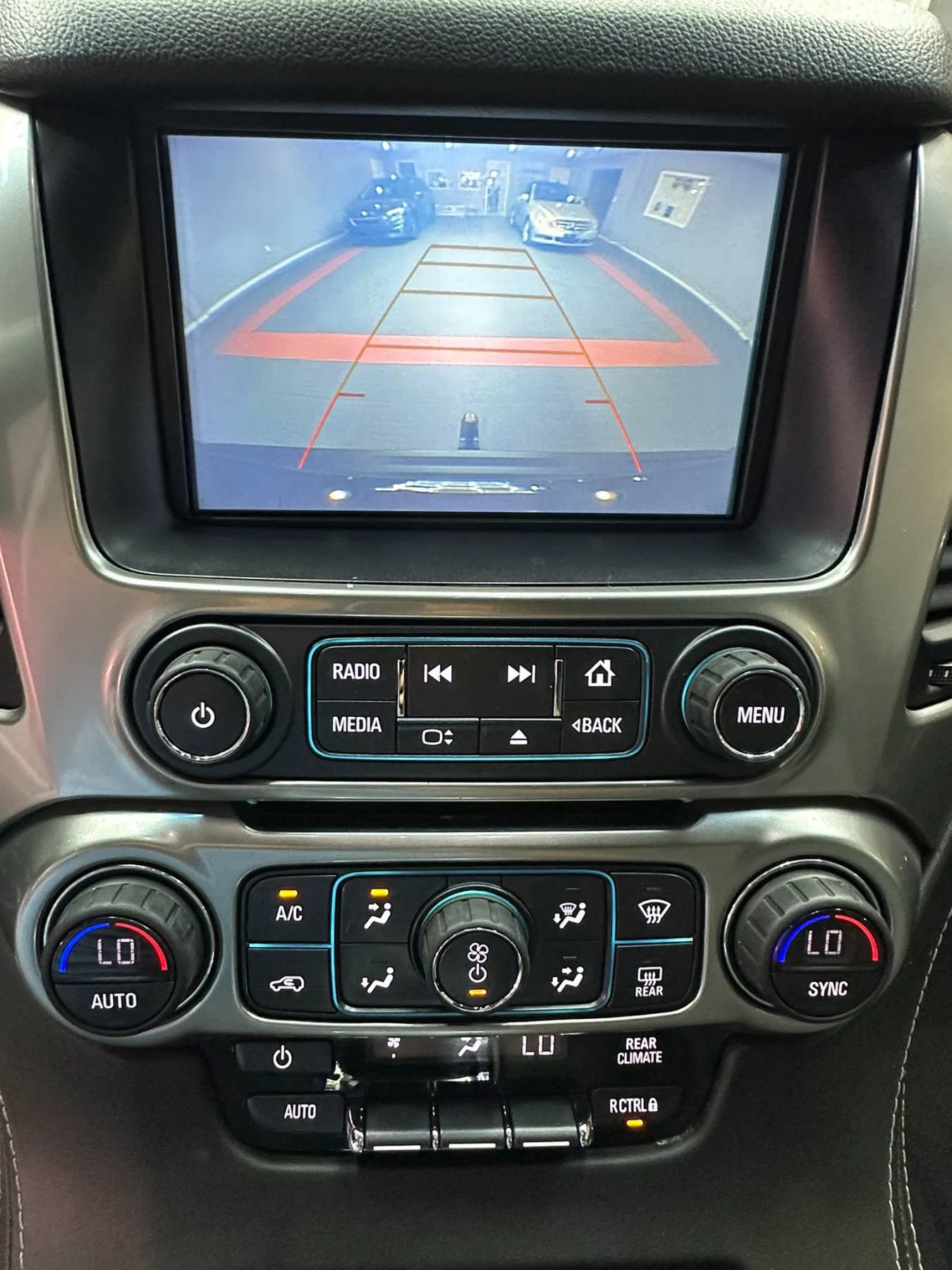 Used 2019 Chevrolet Tahoe LS RWD image 18