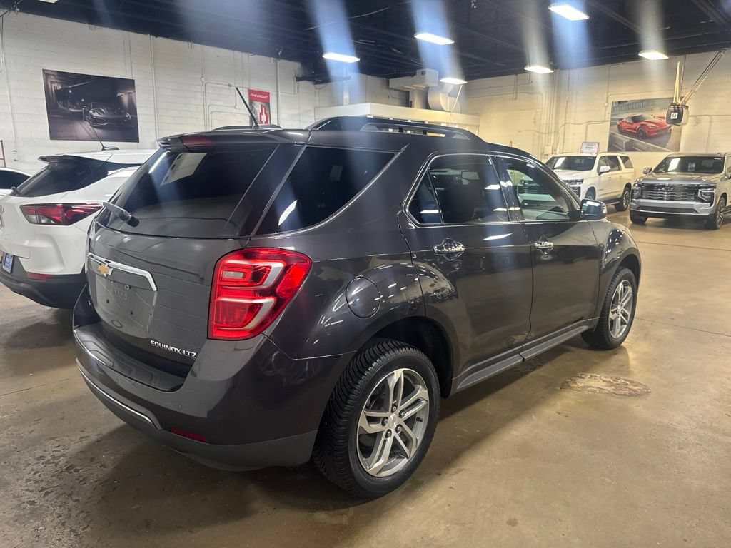 Used 2016 Chevrolet Equinox LTZ w/ Enhanced Convenience Package AWD/4WD image 3