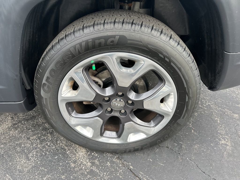 Used 2020 Jeep Compass Limited AWD/4WD image 37