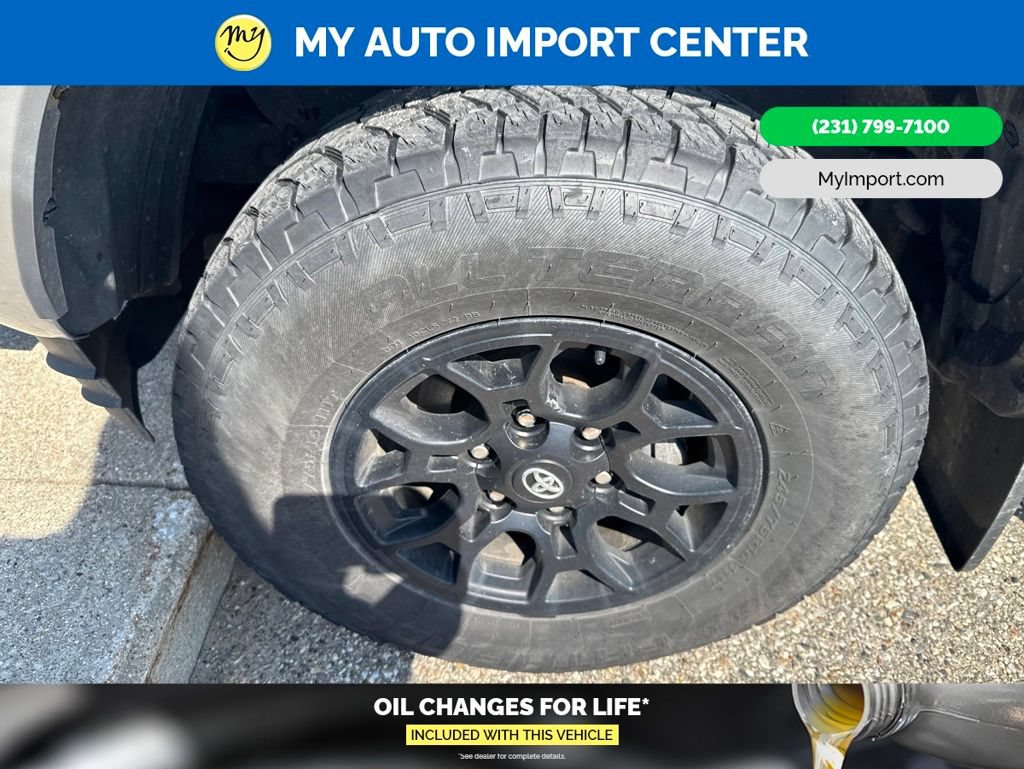 Used 2022 Toyota Tacoma SR5 AWD/4WD image 9