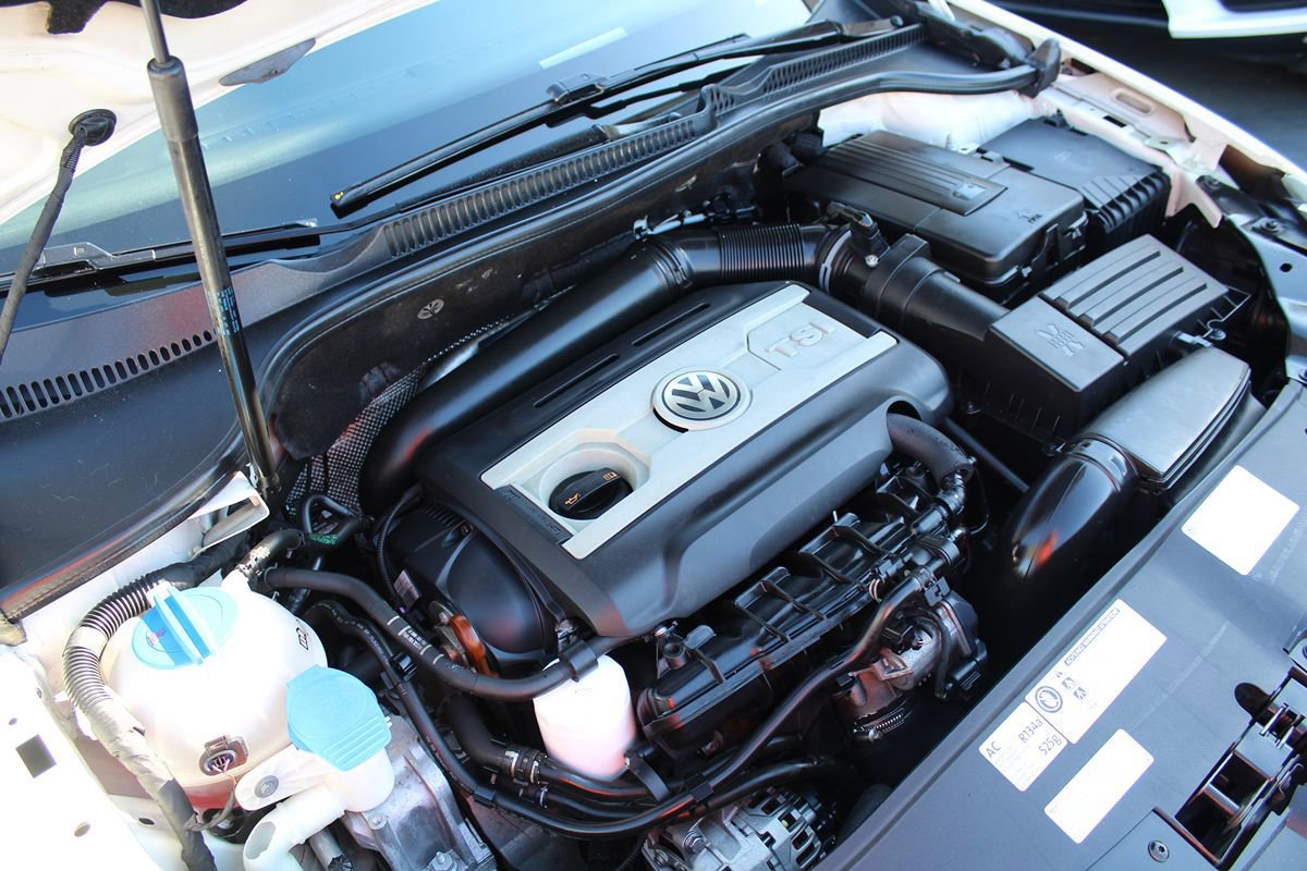 Used 2012 Volkswagen Golf 4-Door FWD image 31