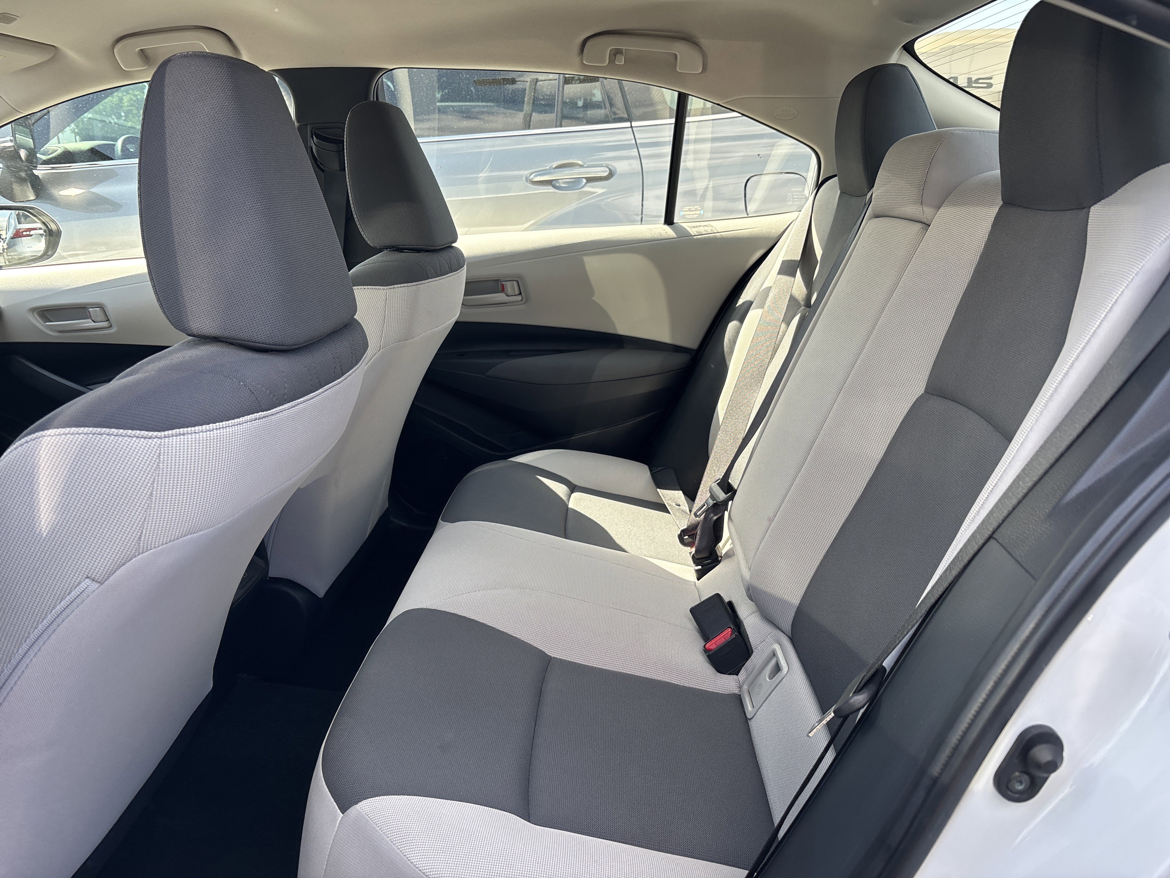 Used 2023 Toyota Corolla LE FWD image 30