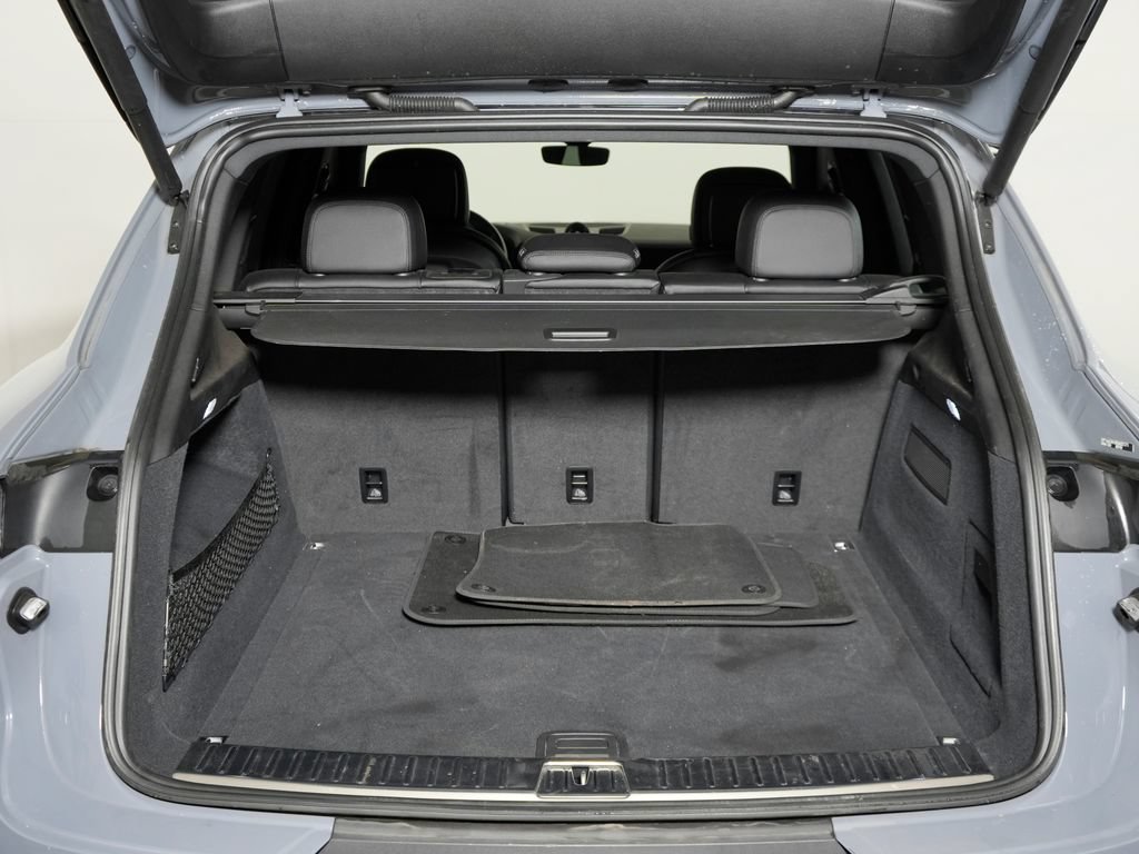 Certified 2024 Porsche Cayenne AWD/4WD image 43