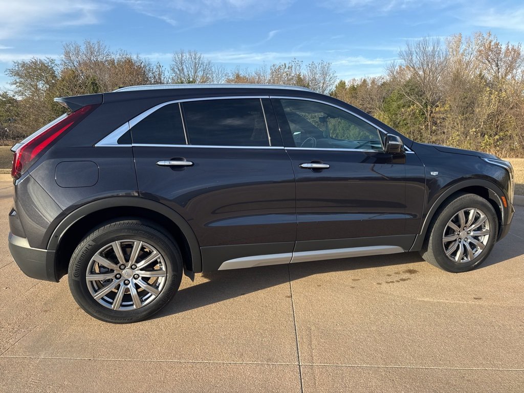 Used 2022 Cadillac XT4 Premium Luxury w/ Enhanced Visibility Package image 4