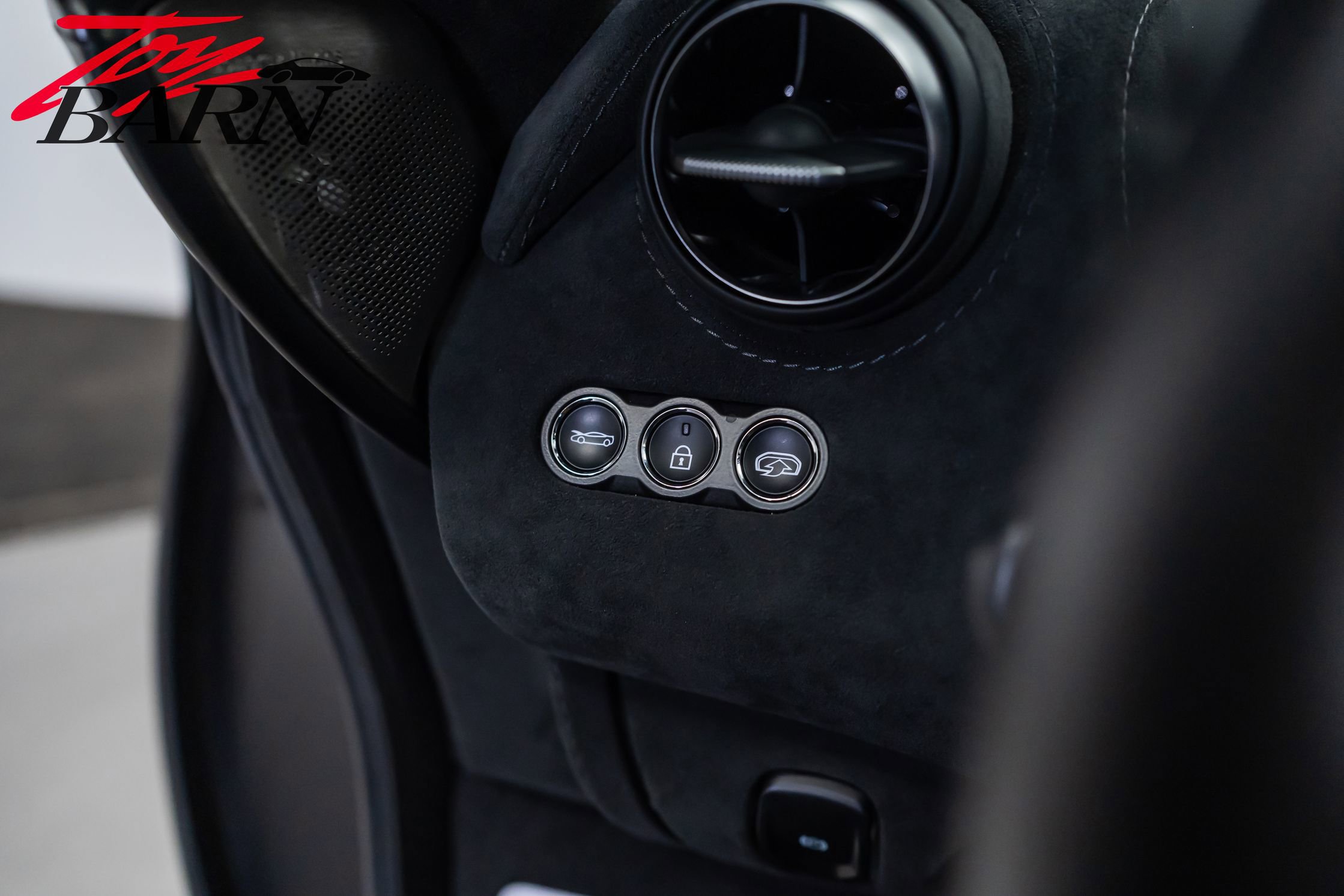 Used 2018 McLaren 720S Performance image 22