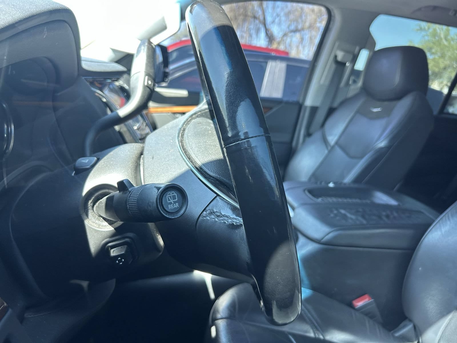 Used 2018 Cadillac Escalade Premium Luxury RWD image 10
