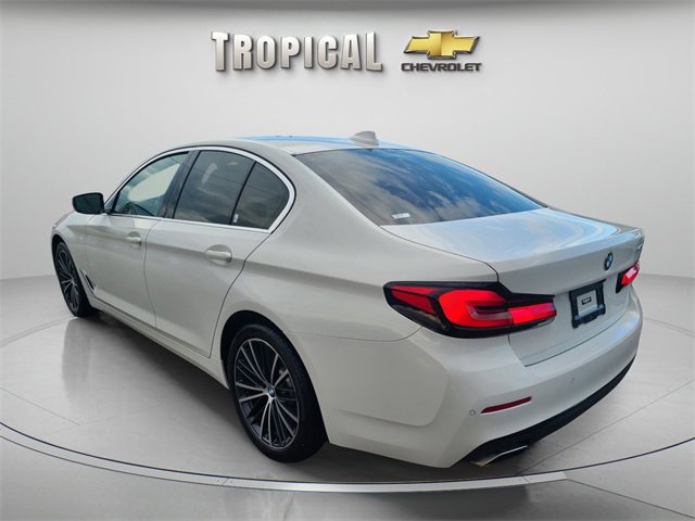 Used 2022 BMW 540i w/ Luxury Seating Package image 3