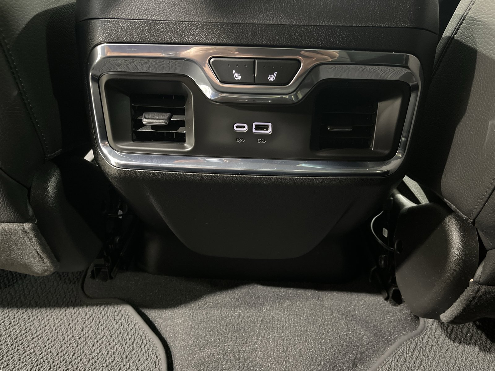 Used 2024 GMC Sierra 1500 Denali w/ Technology Package AWD/4WD image 15