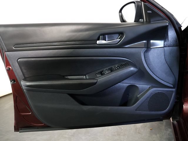 Used 2025 Nissan Altima 2.5 SV AWD/4WD image 22