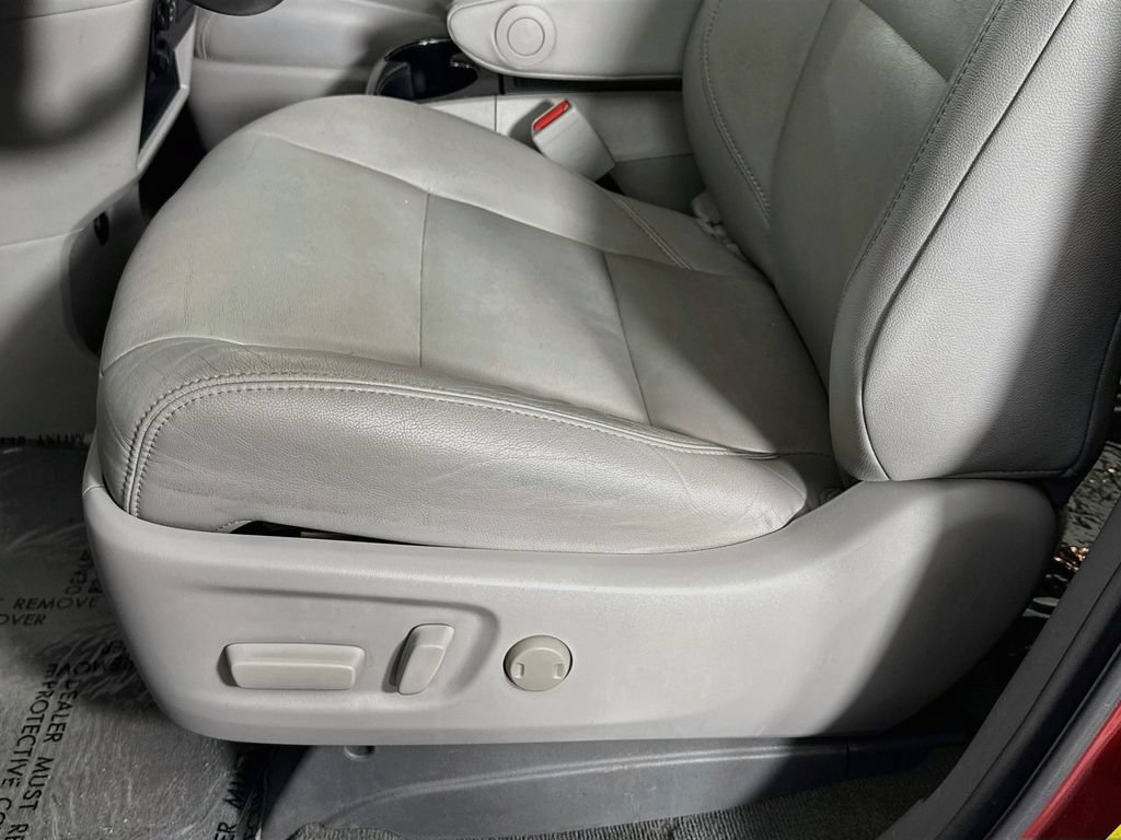 Used 2020 Toyota Sienna XLE FWD image 22
