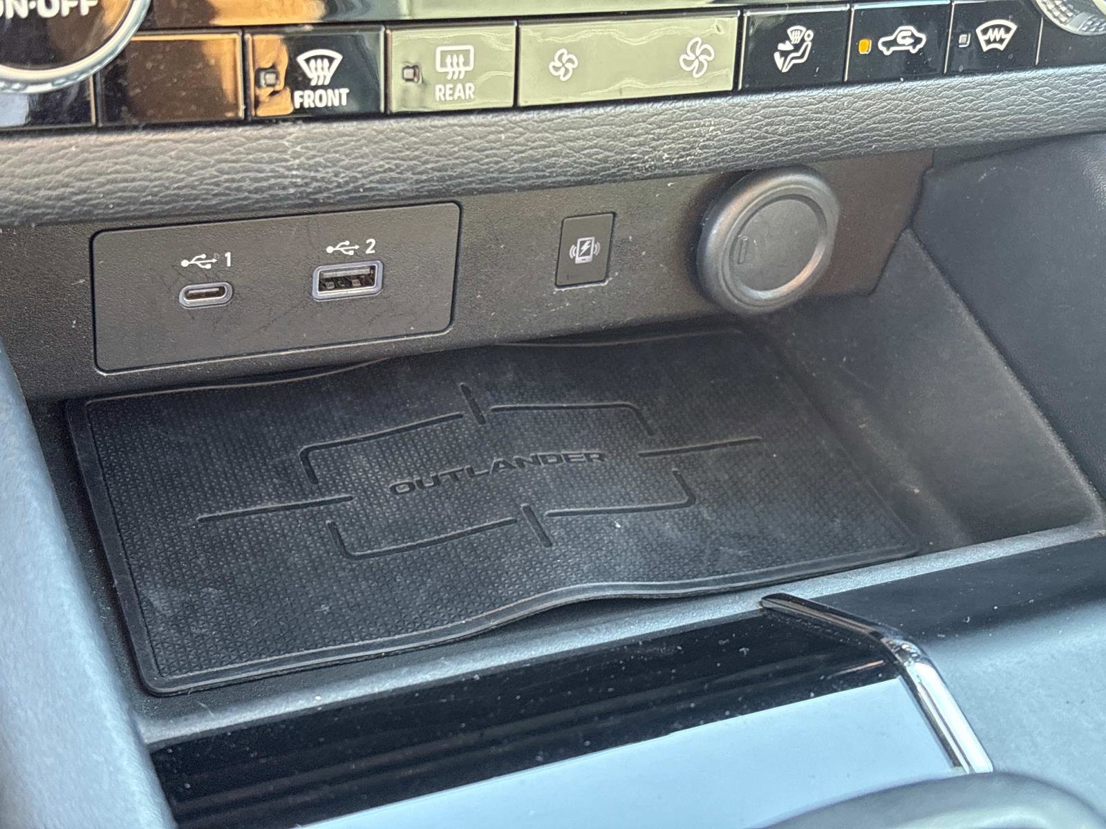 Used 2022 Mitsubishi Outlander SE image 27