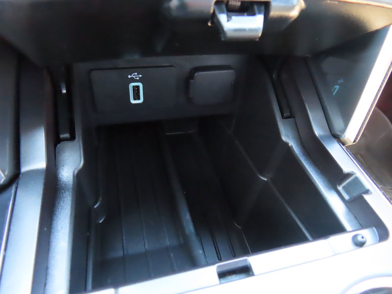 Used 2018 Ford Explorer Limited w/ Equipment Group 301A image 24