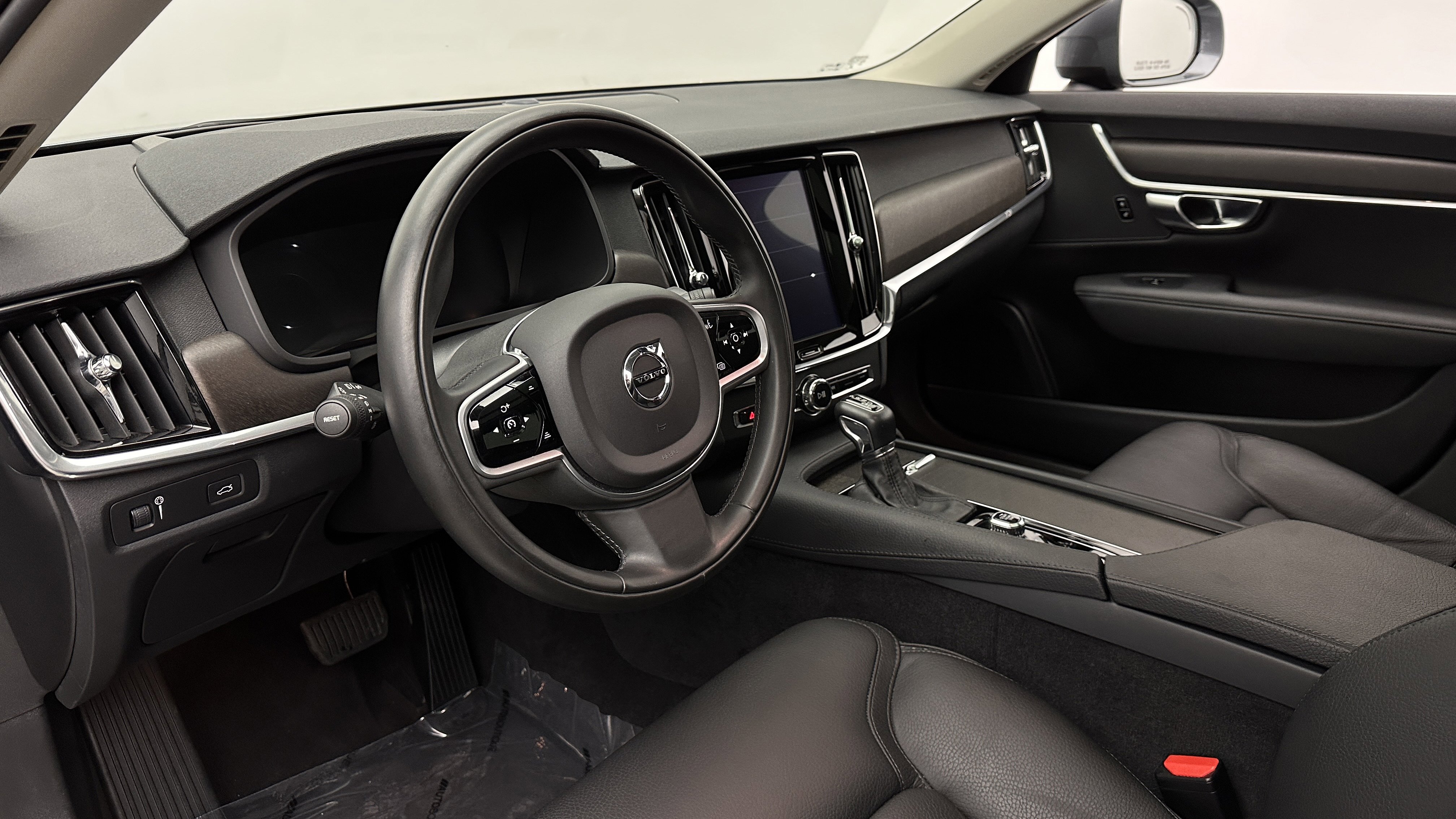 Used 2019 Volvo V90 T6 Cross Country w/ Advanced Package AWD/4WD image 10