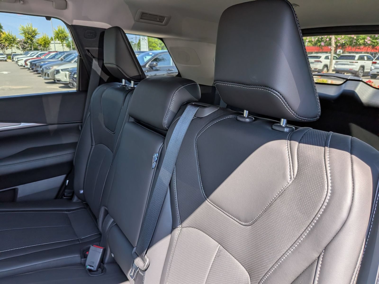 Used 2026 INFINITI QX60 Luxe w/ Cargo Package FWD image 31