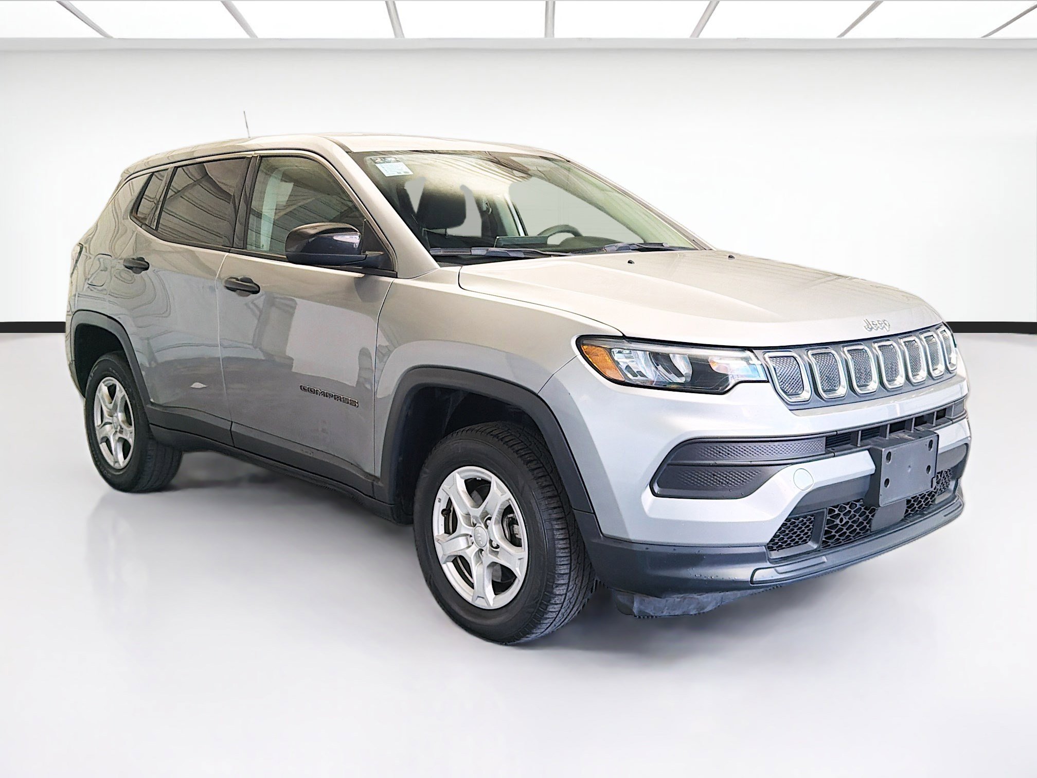 Used 2022 Jeep Compass Sport image 3