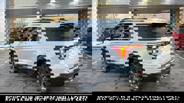 New 2026 Ford Explorer Active w/ Active Comfort Package image 4