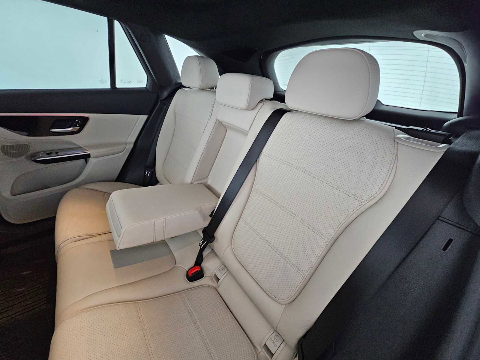 Used 2026 Mercedes-Benz GLC 300 image 17