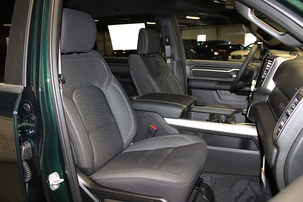 New 2026 RAM 1500 4x4 Crew Cab image 30