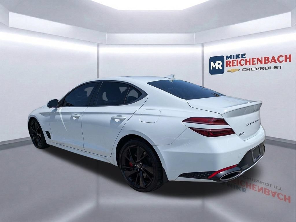 Used 2022 Genesis G70 3.3T RWD image 6