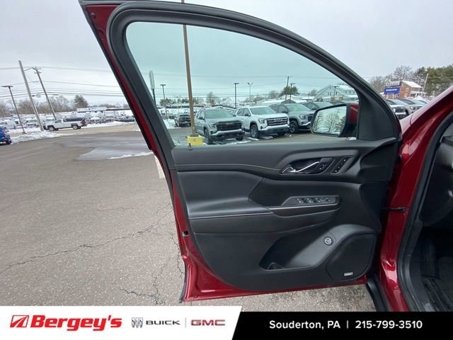 Used 2020 GMC Acadia SLT w/ Driver Alert Package II image 25