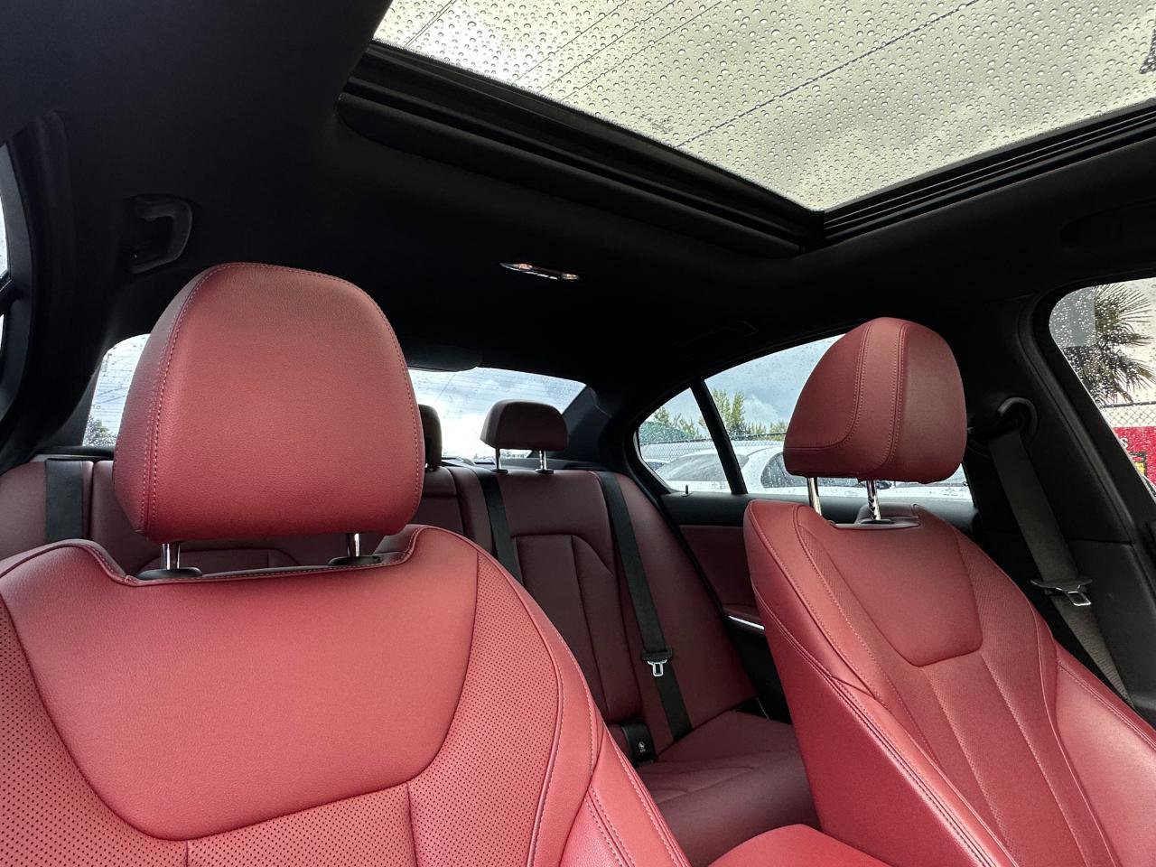 Used 2023 BMW 330i Sedan w/ M Sport Package RWD image 29