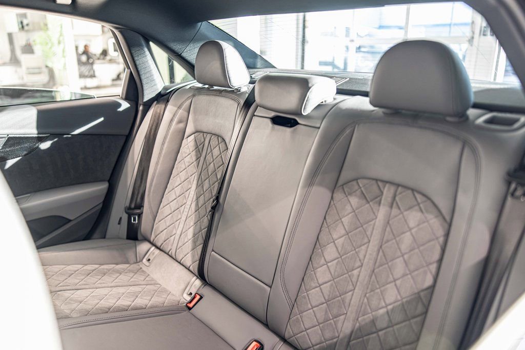 Used 2023 Audi S4 Premium w/ Convenience Package image 31