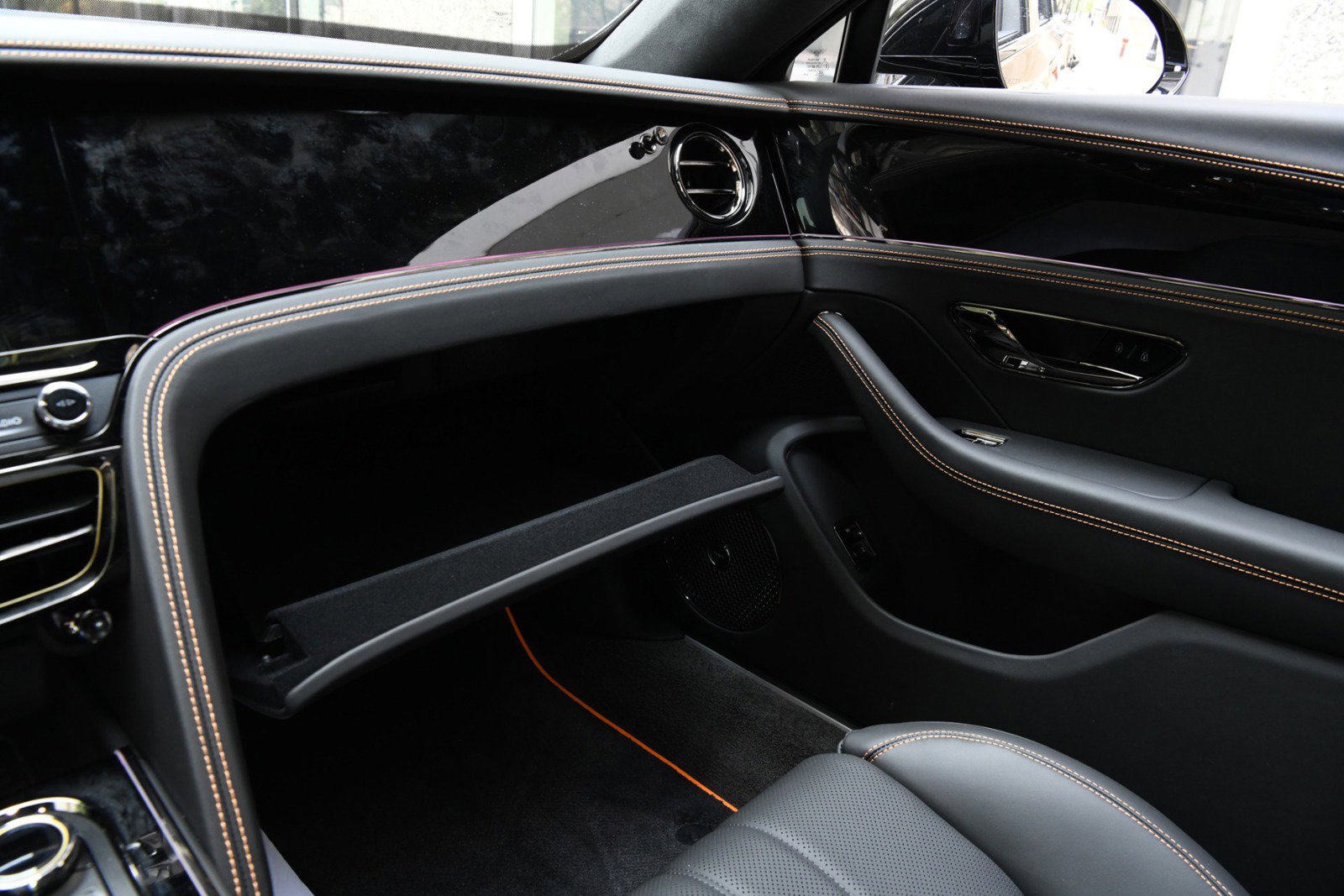 New 2025 Bentley Flying Spur Plug-In Hybrid image 20