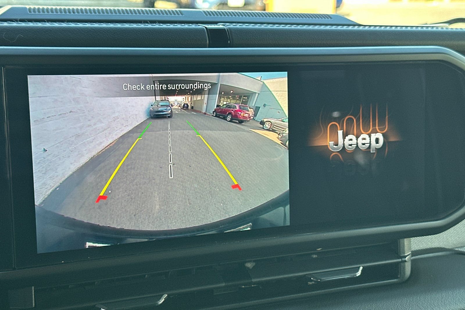 Used 2024 Jeep Wrangler Unlimited Sahara AWD/4WD image 22