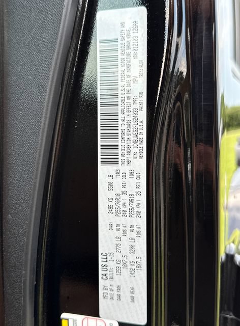 Used 2015 Jeep Wrangler Unlimited Sahara w/ Connectivity Group AWD/4WD image 29