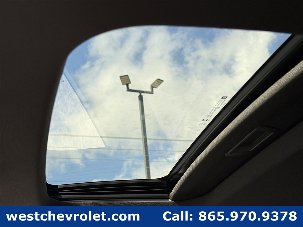 New 2026 Chevrolet Trax RS w/ Sunroof Package image 26