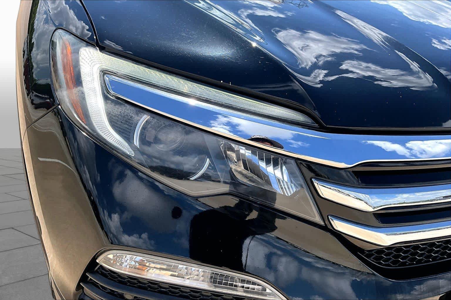 Used 2016 Honda Pilot Touring image 27