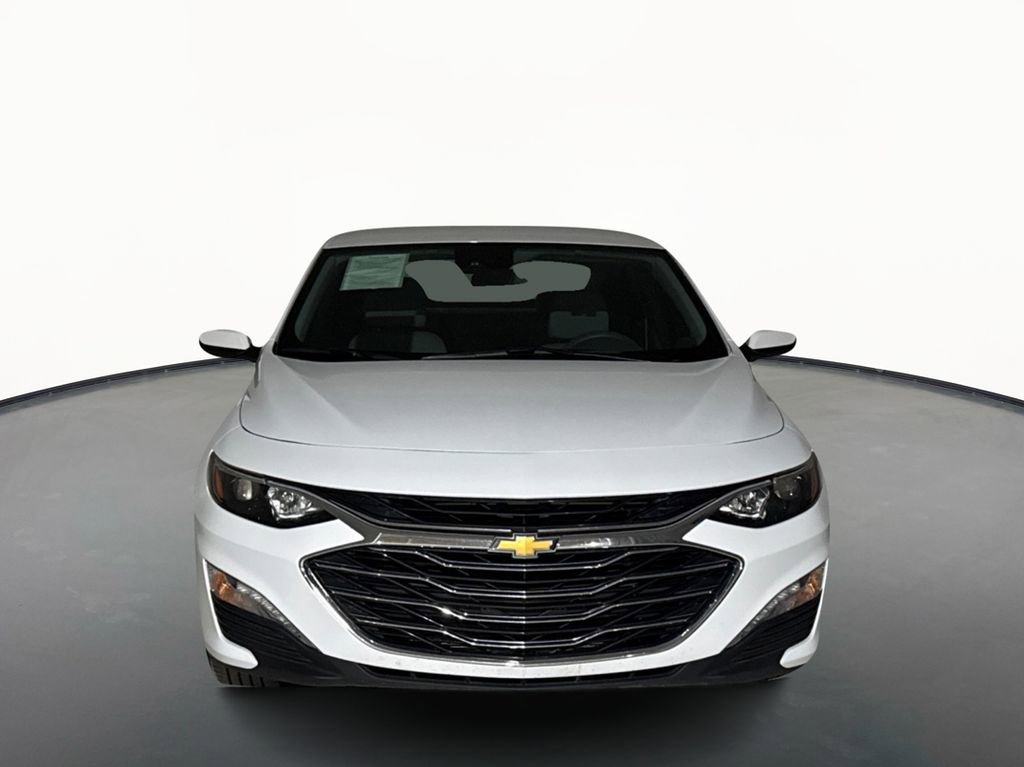 Used 2025 Chevrolet Malibu LT image 2