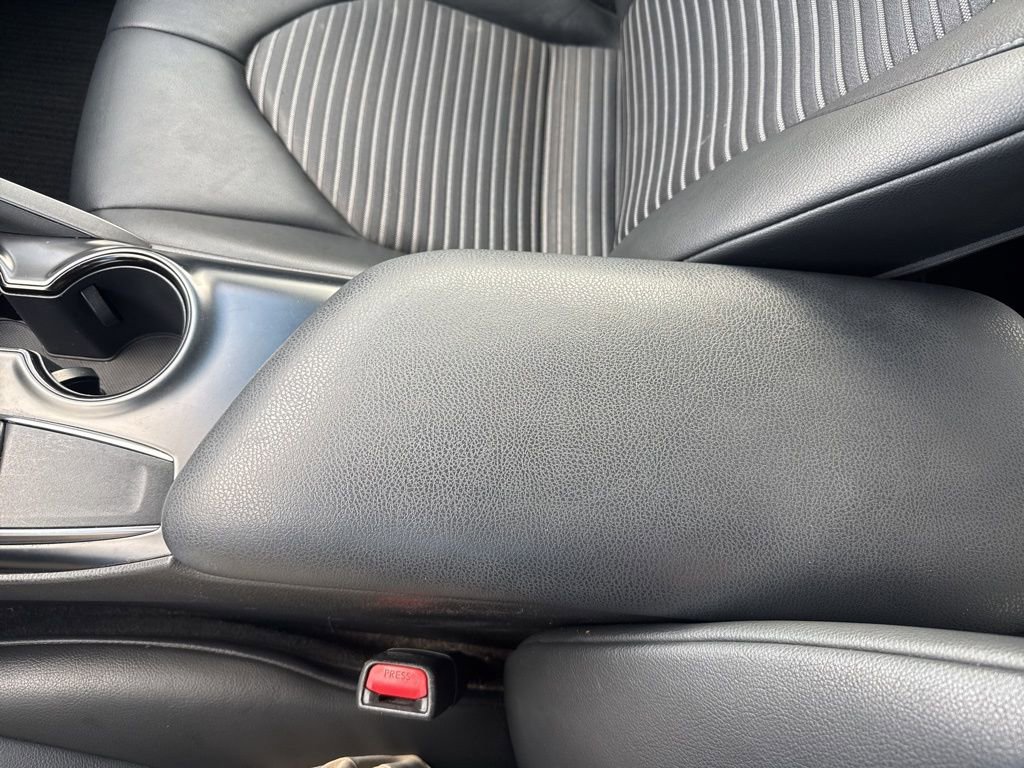 Used 2018 Toyota Camry SE image 35