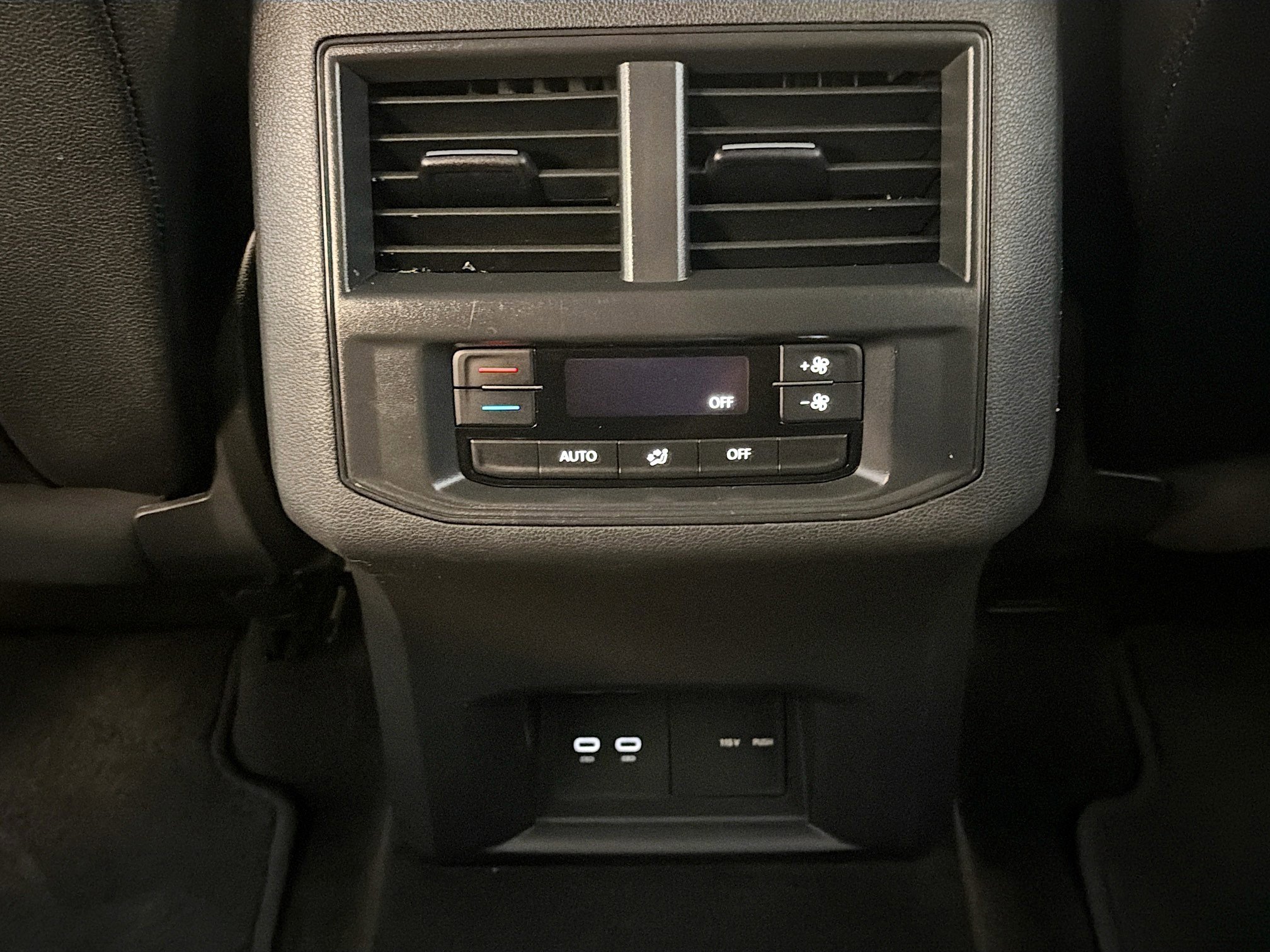 Used 2021 Volkswagen Atlas SE image 27