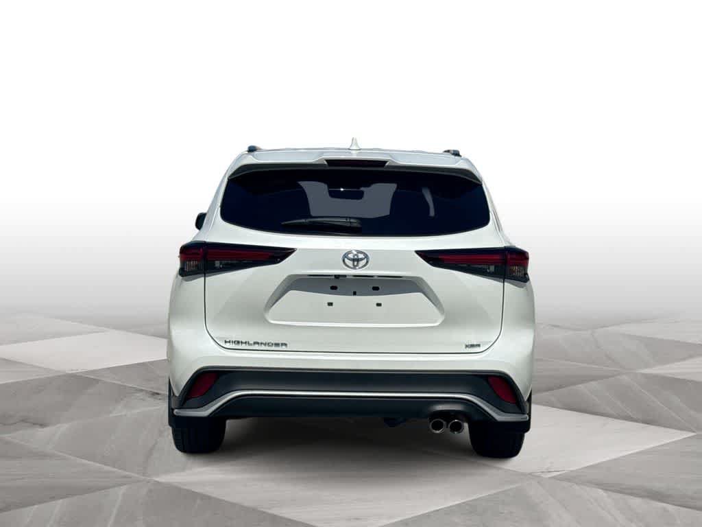 Used 2024 Toyota Highlander XSE FWD image 7