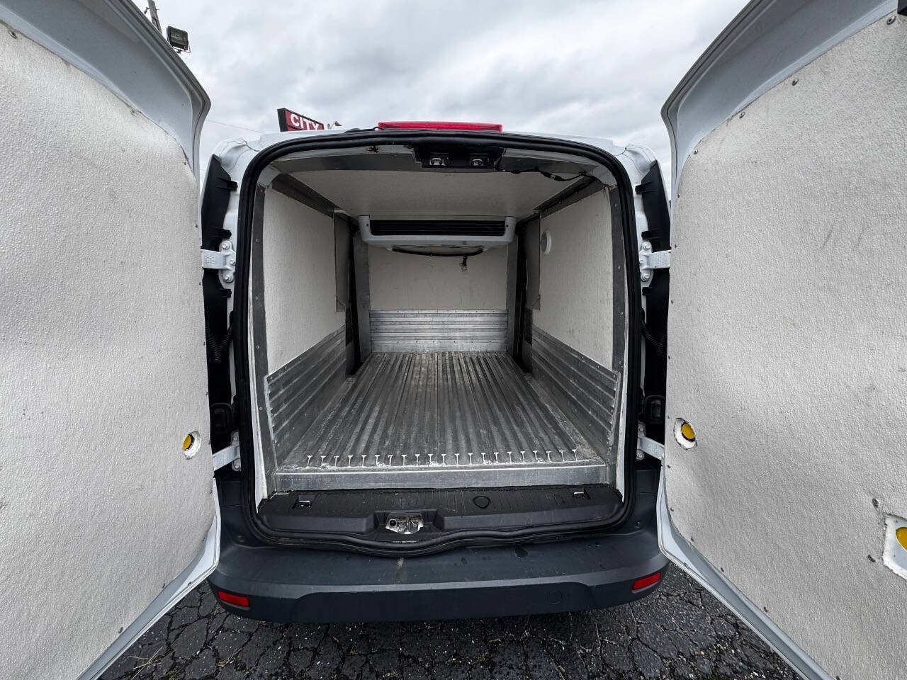 Used 2016 Ford Transit Connect XL image 9
