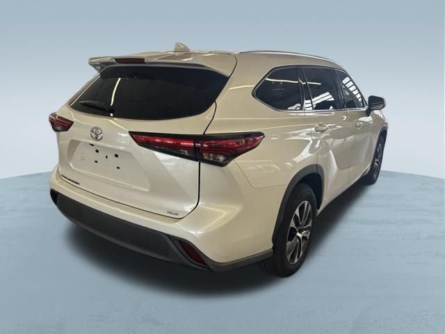 Used 2020 Toyota Highlander XLE FWD image 8