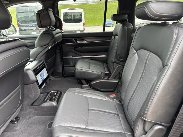 New 2026 Jeep Grand Wagoneer L Summit AWD/4WD image 6